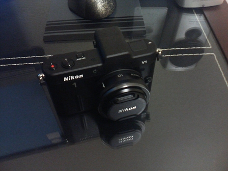 Nikon1_V1_hontai.jpg